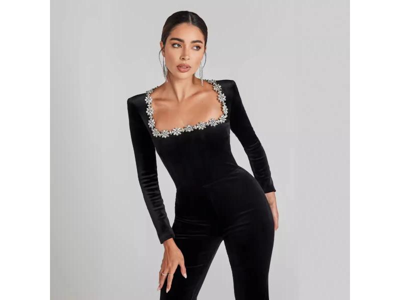 Βελούδινη Ολόσωμη Φόρμα με Κέντημα