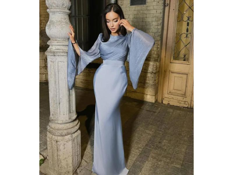 Maxi Φόρεμα με Αέρινα Μανίκια και Εφαρμοστή Μέση