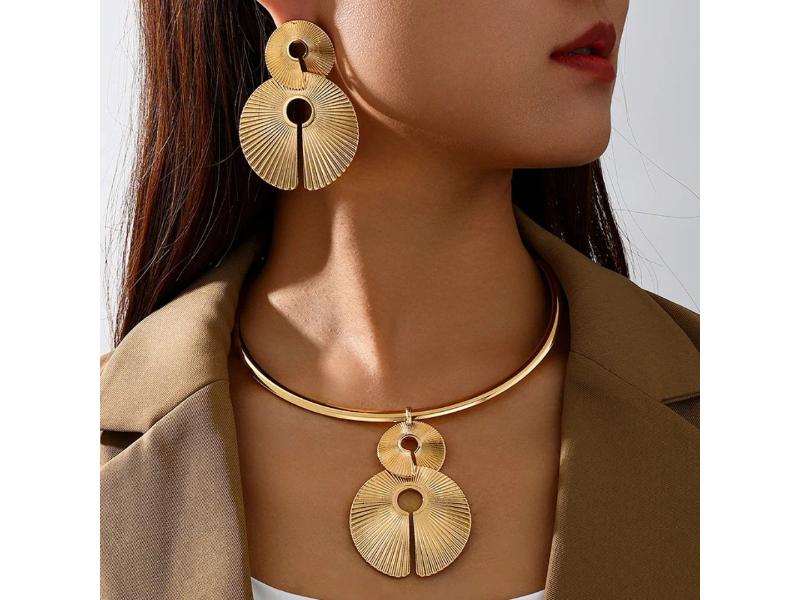 Golden Fan Earrings & Necklace Set