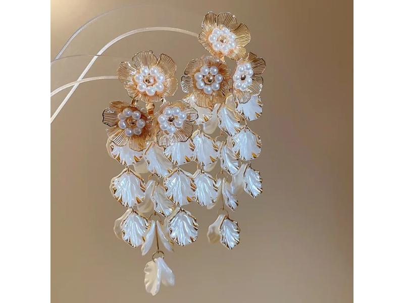 Σκουλαρίκια Opulent Floral Pearl Cascade