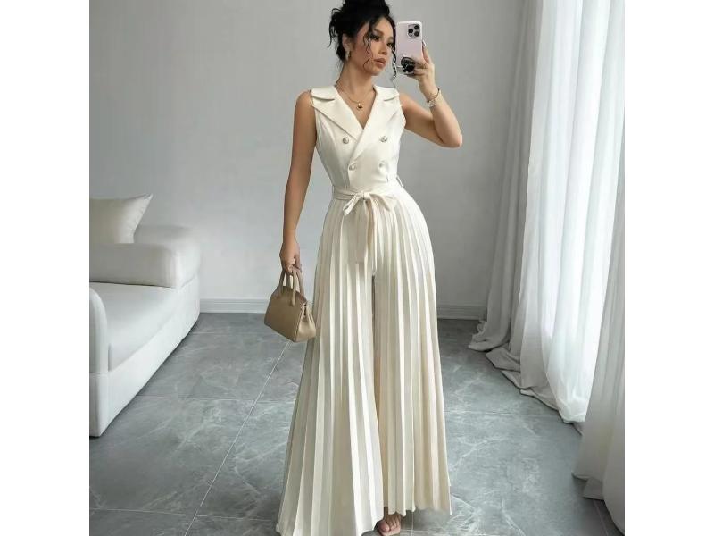 Ολόσωμη Πλισέ Φόρμα Με Κουμπιά Και Ζώνη Beige