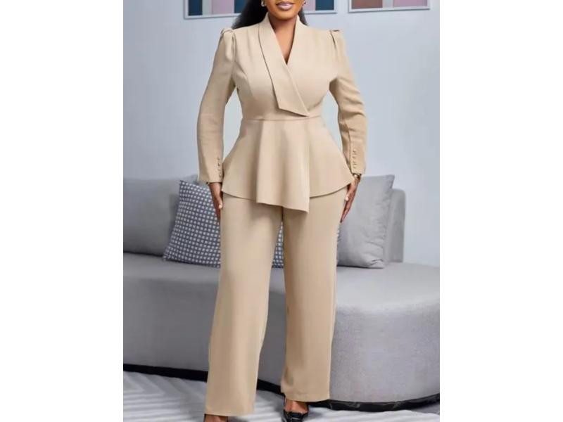 Σετ Κομψό Με Peplum Σακάκι Και Παντελόνα Μπεζ