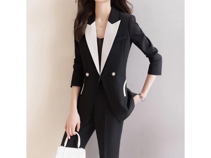 Σετ Blazer με Αντίθετο Γιακά και Παντελόνι