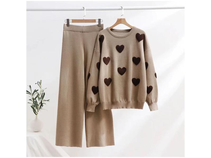 Πλεκτό Σετ με Καρδιές