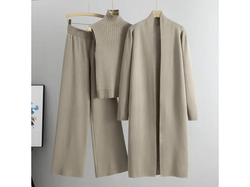 Τριπλό Πλεκτό Σετ με Ζιβάγκο και Μακρύ Παλτό