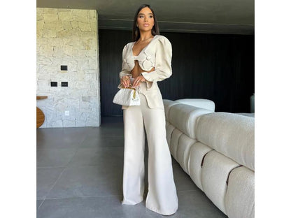 Σετ με Φλοράλ Λεπτομέρειες και Παντελόνι