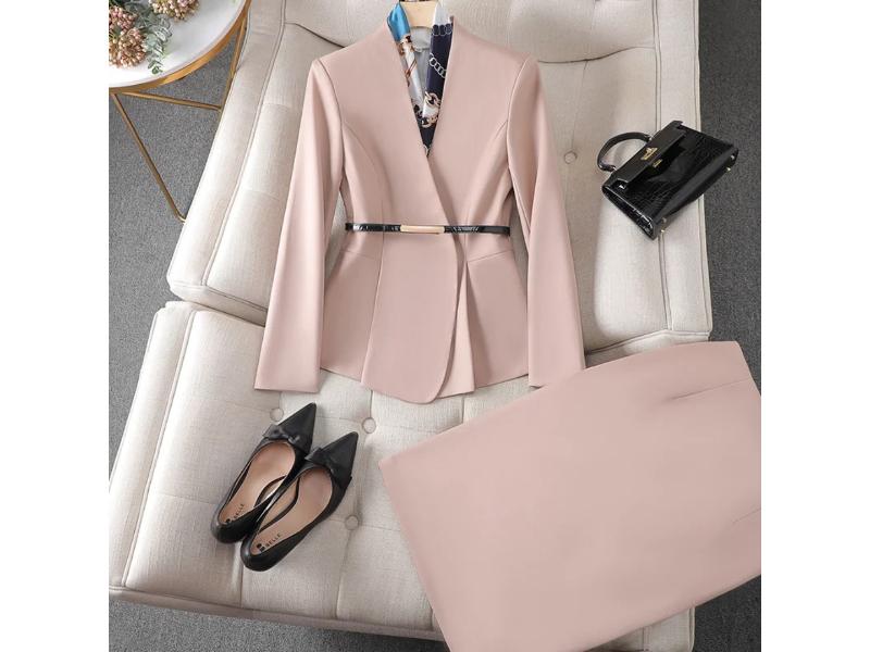 Κοστούμι με Σακάκι και Μίνι Φούστα