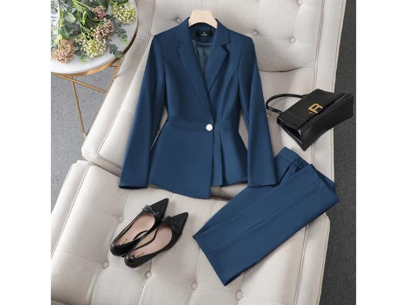 Κοστούμι με Σακάκι και Ίσιο Παντελόνι