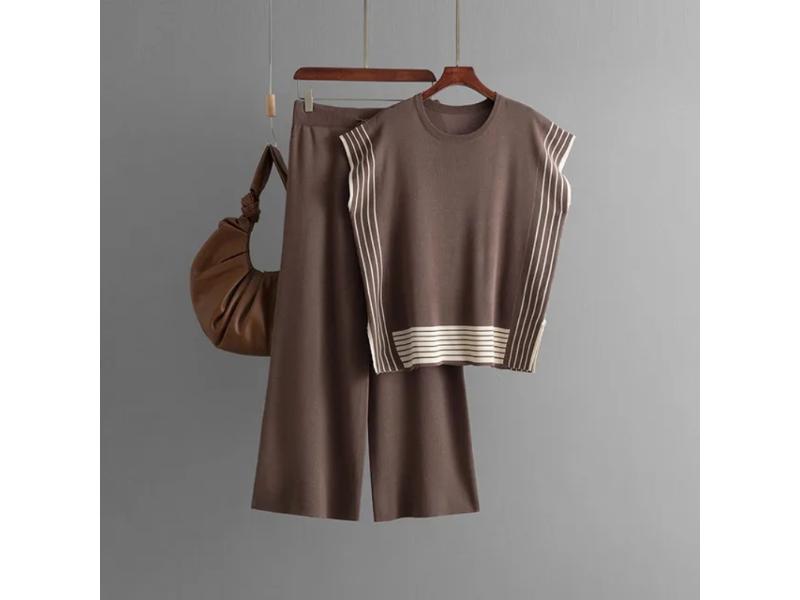 Πλεκτό Σετ Αμάνικο με Ριγέ Λεπτομέρειες