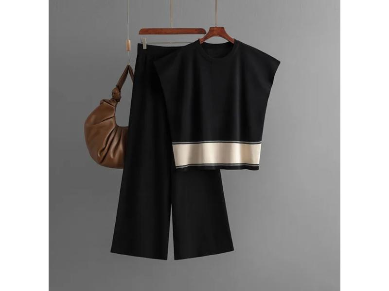 Σετ Αμάνικο Πλεκτό με Ριγέ Ζώνη