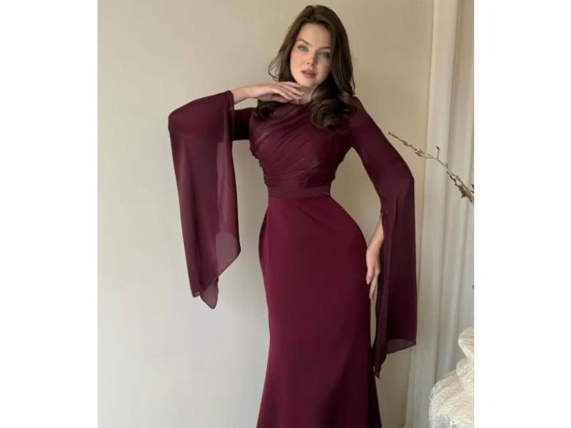 Maxi Φόρεμα με Αέρινα Μανίκια και Εφαρμοστή Μέση