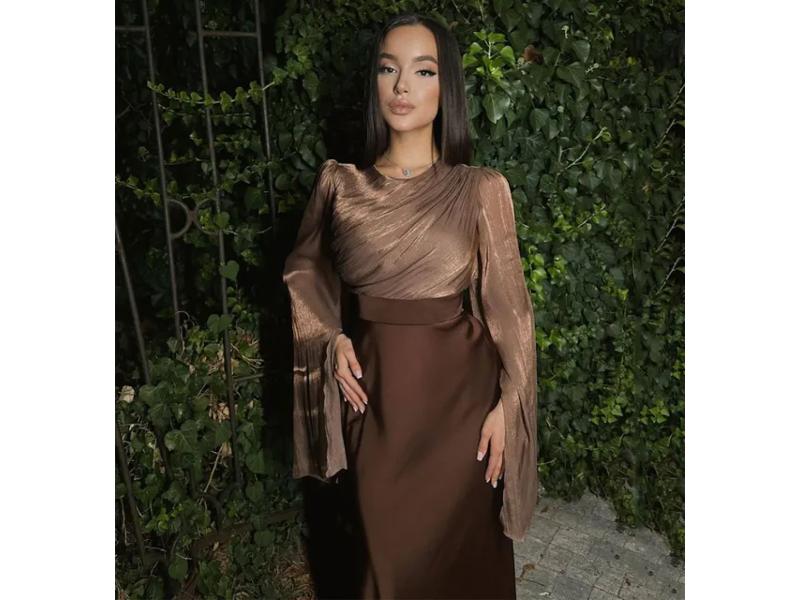 Maxi Φόρεμα με Αέρινα Μανίκια και Εφαρμοστή Μέση