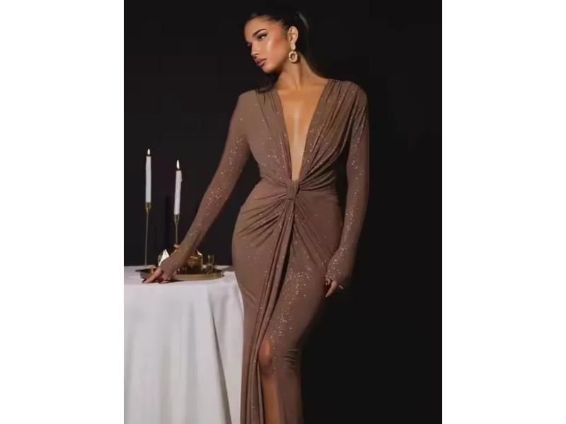 Maxi Φόρεμα με Λάμψη και Βαθύ Ντεκολτέ