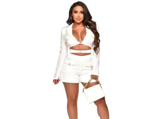 Σετ με Σακάκι Crop Top και Σορτς με Cut-Out
