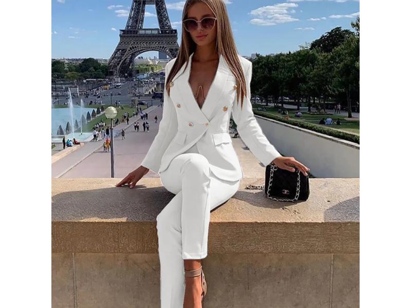 Κοστούμι με Σακάκι Διπλόκουμπο και Παντελόνι