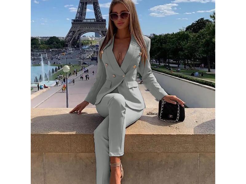 Κοστούμι με Σακάκι Διπλόκουμπο και Παντελόνι