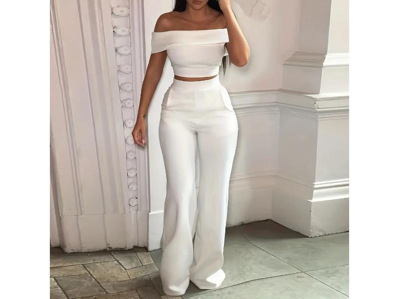 Λευκό Σετ με Off-Shoulder Τοπ και Παντελόνι Καμπάνα