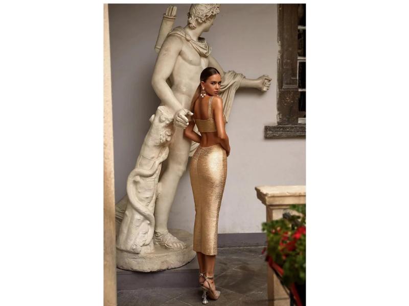 Χρυσό Maxi Φόρεμα με Cut-Out