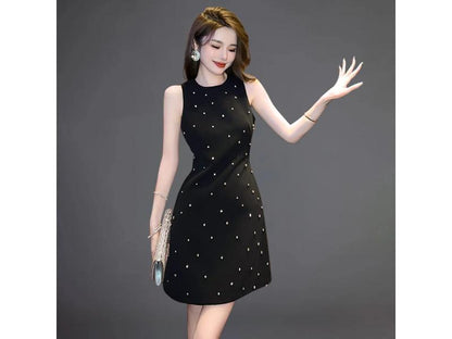 Mini Φόρεμα Μαύρο με Ανοιχτή Πλάτη και Διακοσμητικά Στρας