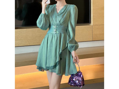 Κοντό Φόρεμα με Ντραπέ Σχέδιο και Λάμψη