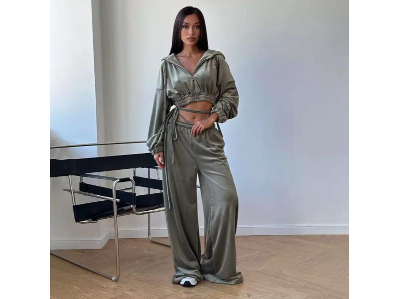 Σετ Velvet με Κουκούλα και Δέσιμο στη Μέση