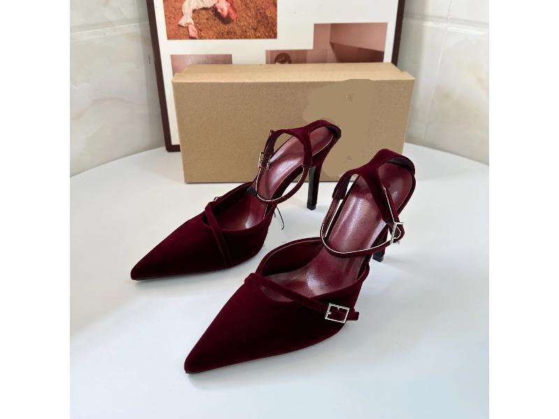 Γόβες Velvet Double-Strap σε Burgundy