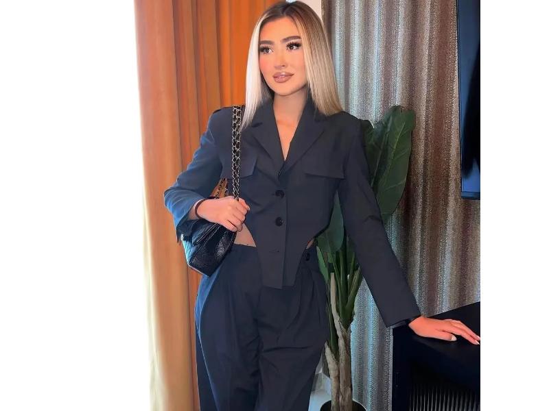 Σετ Cropped Blazer και Παντελόνι σε Μπλε Σκούρο