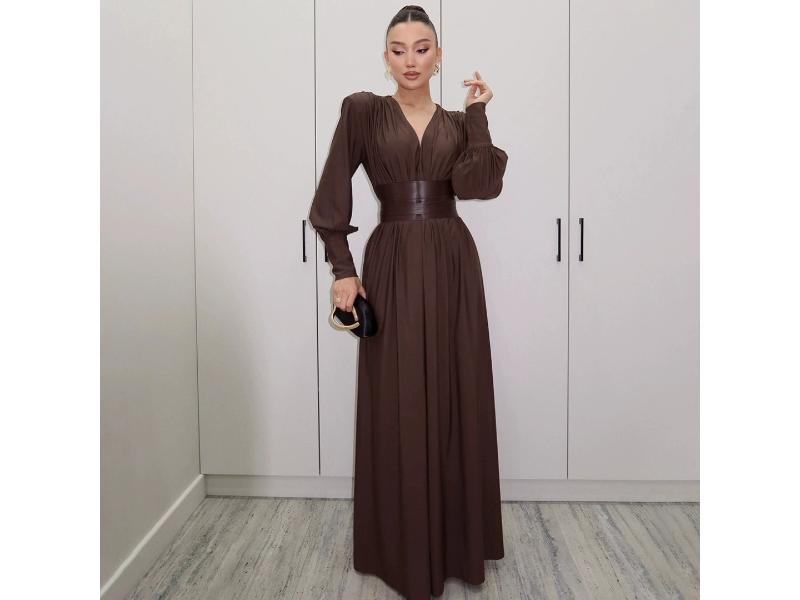 Maxi Φόρεμα με Ζώνη και Βαθύ Ντεκολτέ