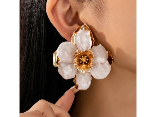 Σκουλαρίκια White Flower Statement