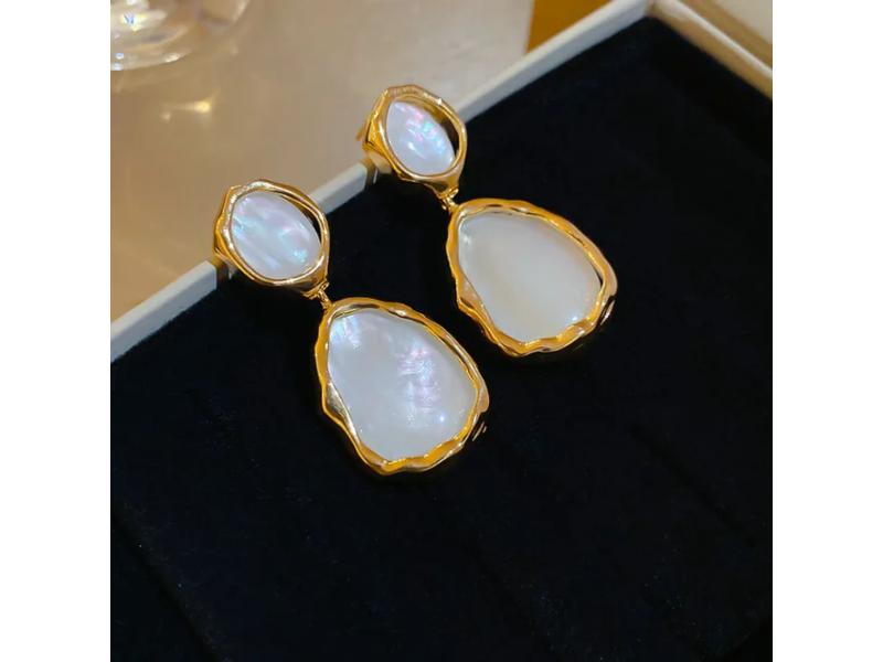 Σκουλαρίκια White Drop