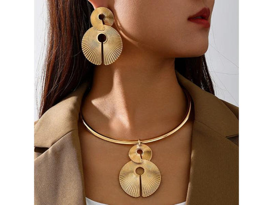 Golden Fan Earrings & Necklace Set