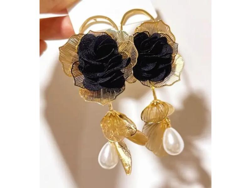 Σκουλαρίκια Floral Petal Μαύρο