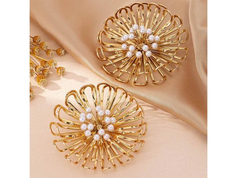 Χρυσά Flower Burst Earrings με Λευκές Πέρλες