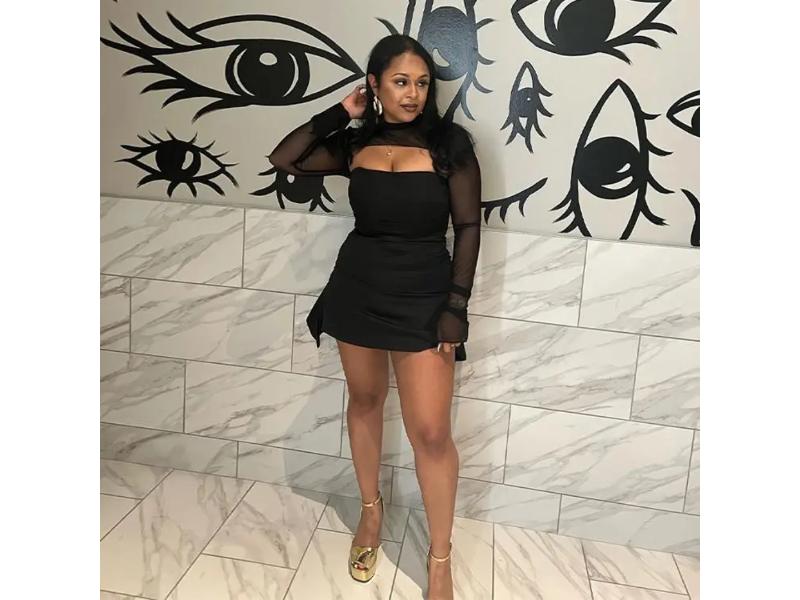 Mini Μαύρο Φόρεμα με Διάφανα Μανίκια και Choker