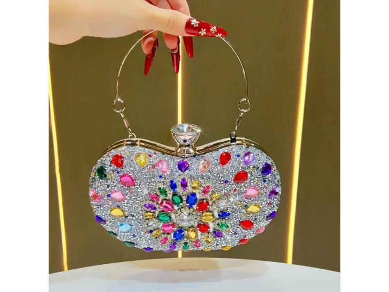 Jeweled heart crystal clutch bag