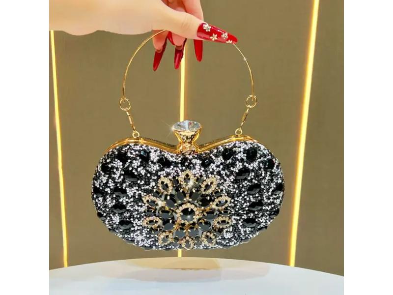 Jeweled heart crystal clutch bag
