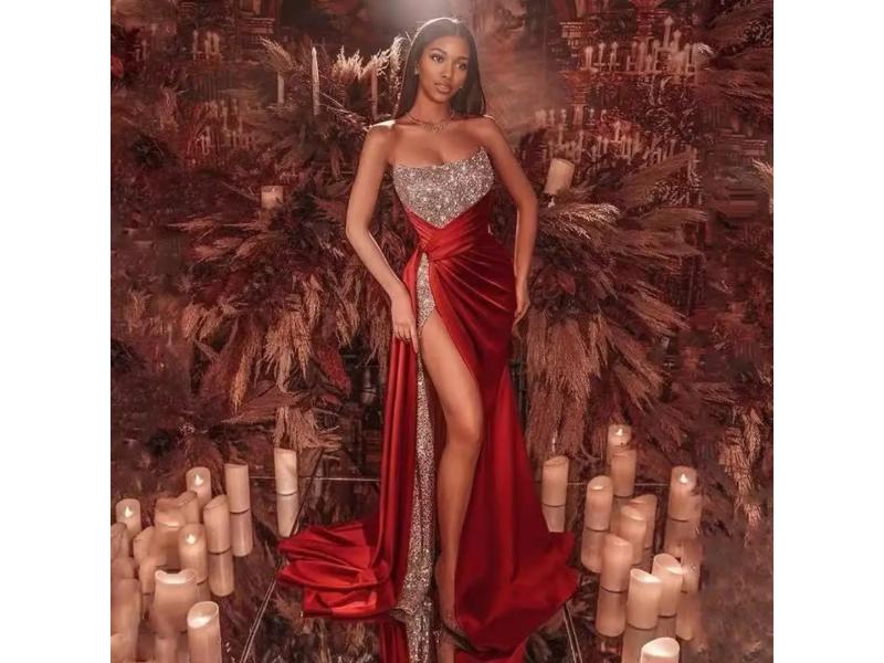 Maxi Κόκκινο Φόρεμα με Strass και Σκίσιμο