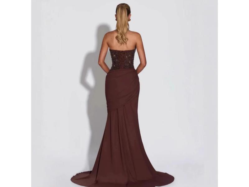 Maxi Φόρεμα Halter Με Παγιέτα Και Ουρά Brown